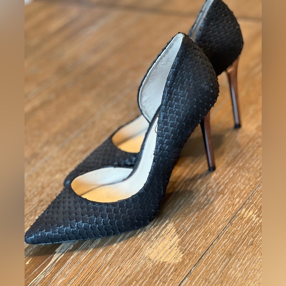 Lucina D'Orsay Pump in Black